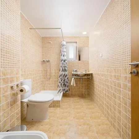 Traditional Seaside Tavira Apartment *